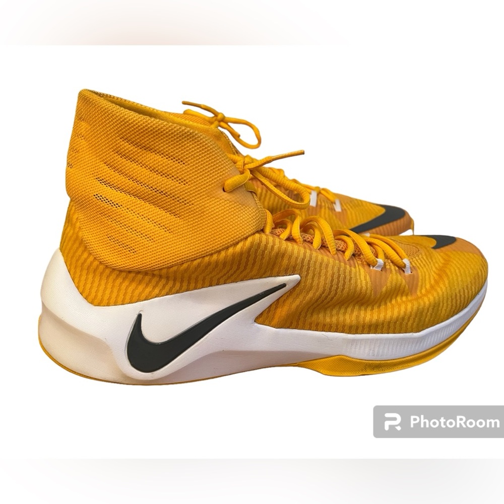 Men’s Nike Zoom Clear Out Golden Yellow Basketball Sneakers Size 15.5